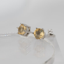 Strieborné náušnice s citrínom