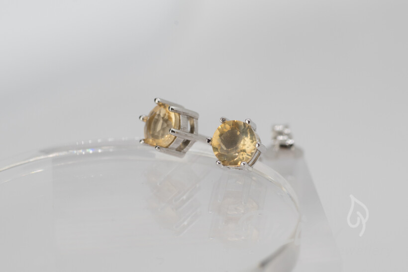 Strieborné náušnice s citrínom